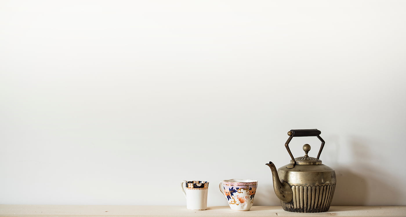 teapot and two teacups